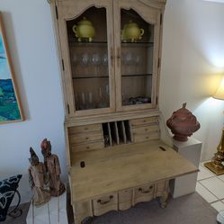 French hutch