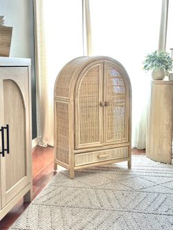 RATTAN DOLL CABINET (100% New)