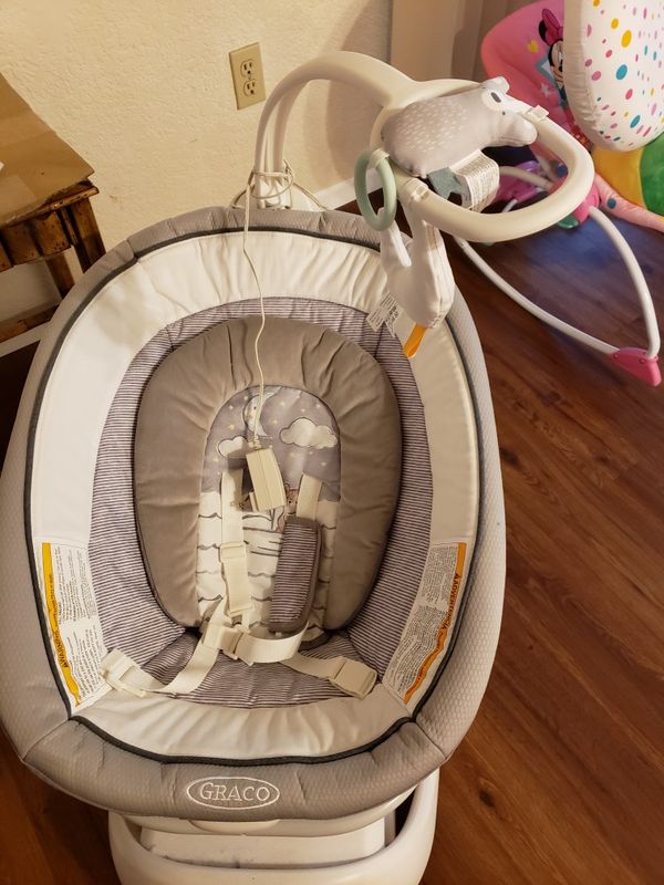 Graco sense to soothe baby swing for Sale in Sacramento, CA OfferUp