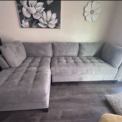 Rooms To Go Grey Sectional Couch / Delivery