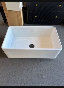 New White Ceramic 30in. Single Bowl Farmhouse Apron Kitchen Sink
