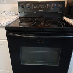 Samsung black electric stove smooth-top range