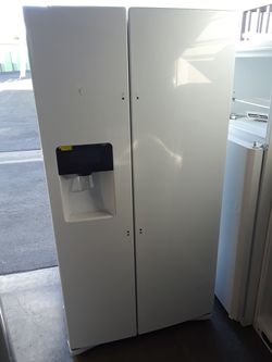 Samsung New refrigerator 36x69 white