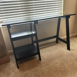 Black Desk