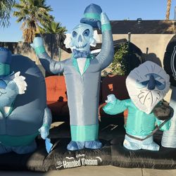 Disney Haunted Mansion Hitchhiking Ghosts Blowup Inflatable Light Up 9ft NEW