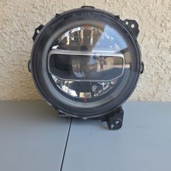 Jeep Wrangler Gladiator Right Side Headlight 2018-2023
