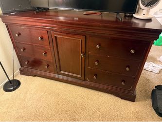Queen Bedroom Set – Everything Must Go! – $250