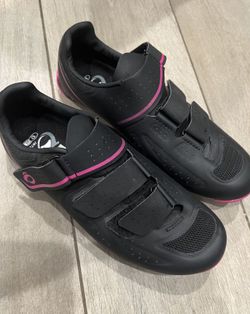 Women's Cycling Shoes, Size 39 or 8 US