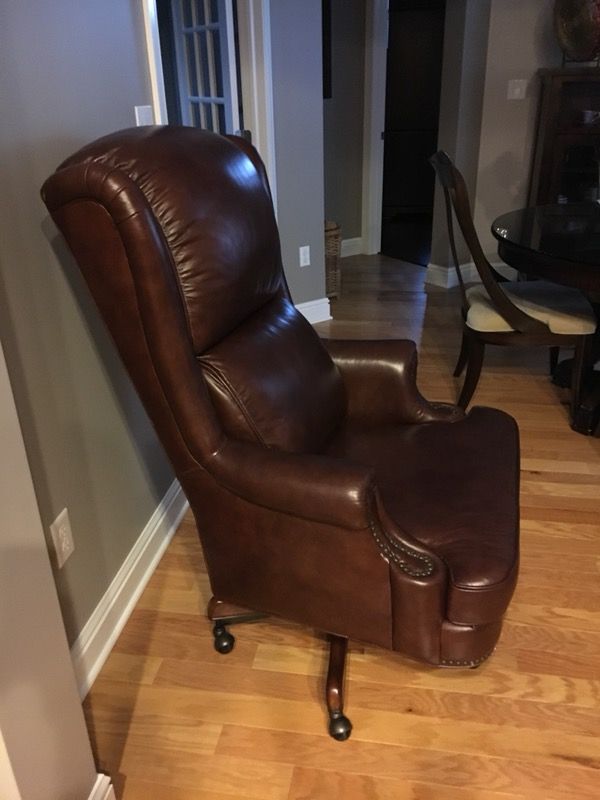 Beautiful Leather Office Chair For Sale In Pittsburgh Pa Offerup