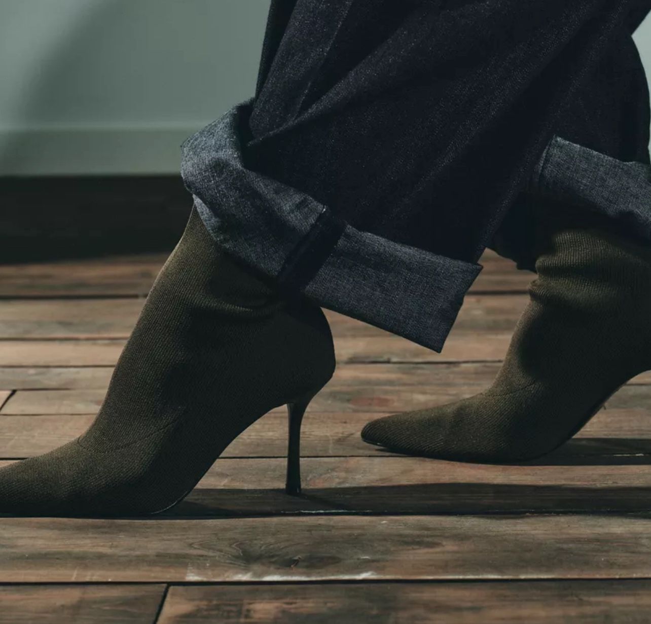 Zara size 9 Fabric black ankle boot. Easy pull-on closure. High stiletto heel. Pointed toe.