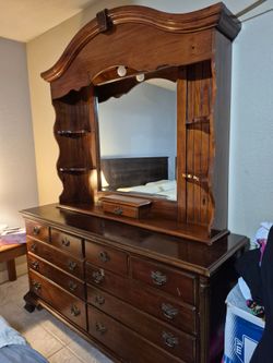 Tocador/ Dresser with drawers
