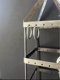 4.6grams solid Sterling silver 925 hoop earrings.