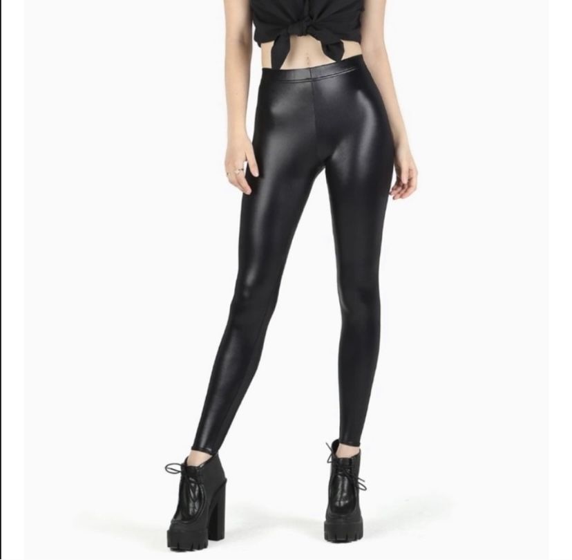 Blackmilk Wet Look Leggings Size