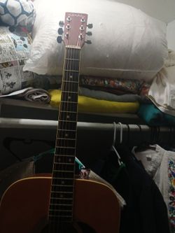 Acustic guitar hal ketchum,   new strings