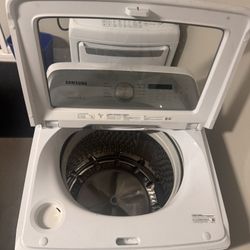 Samsung Washer And LG Dryer Bundle (Electric) 