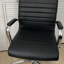 Realspace® Modern Comfort Winsley Bonded Leather Mid-Back Manager Office Chair, Black/Silver