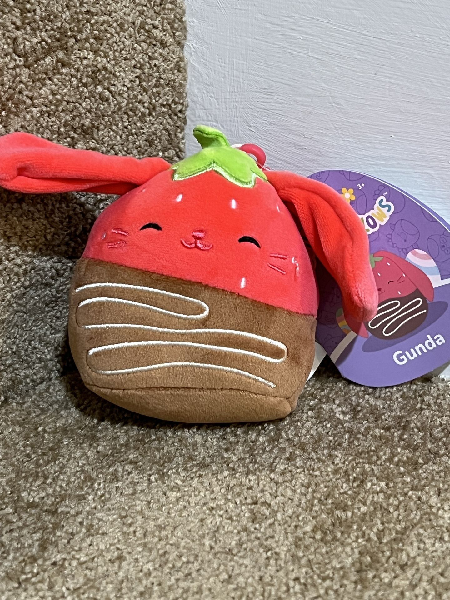 NEW Tags Squishmallows 3.5" Gunda Chocolate Strawberry Bunny Easter 2025 Clip