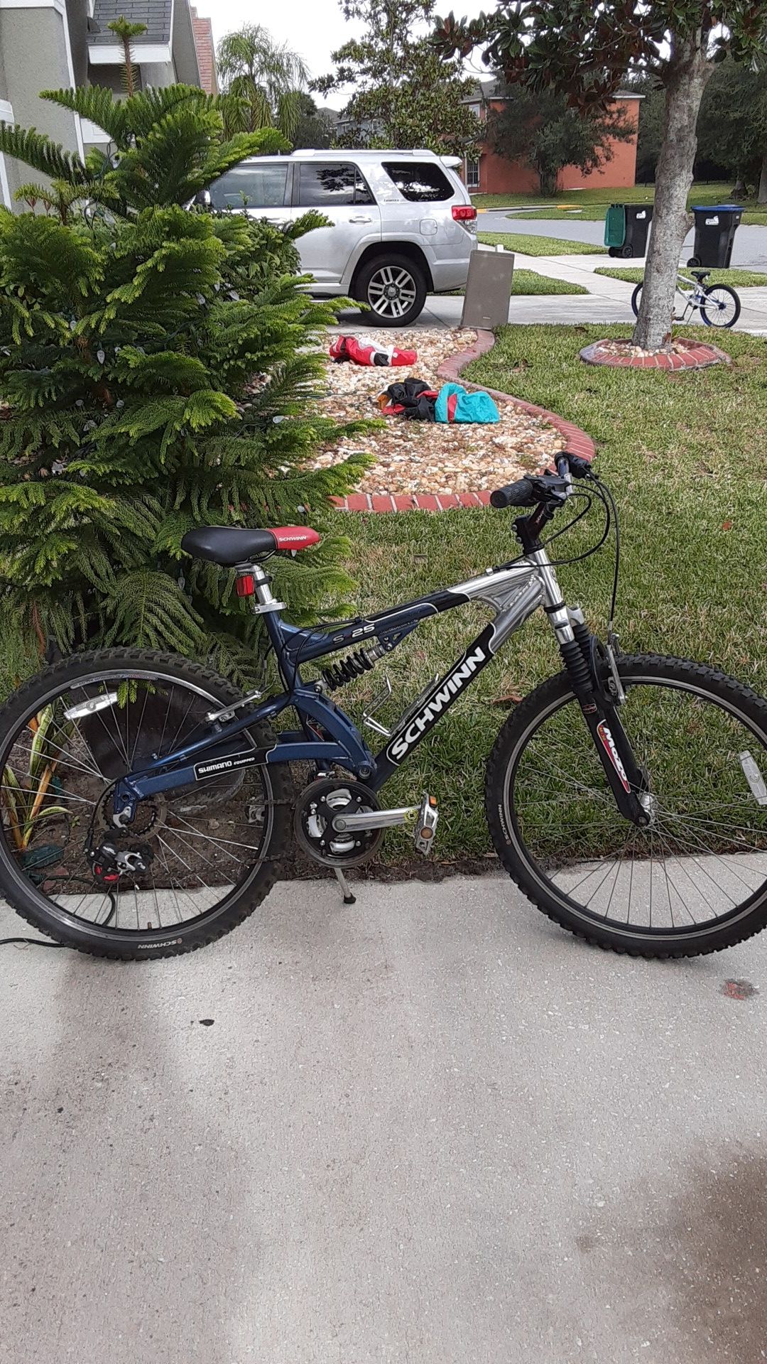 26" Schwinn Mozo M.30 Bike