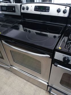 GE stainless steel glass-top stove - Free delivery