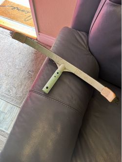 Pool scrub brush
