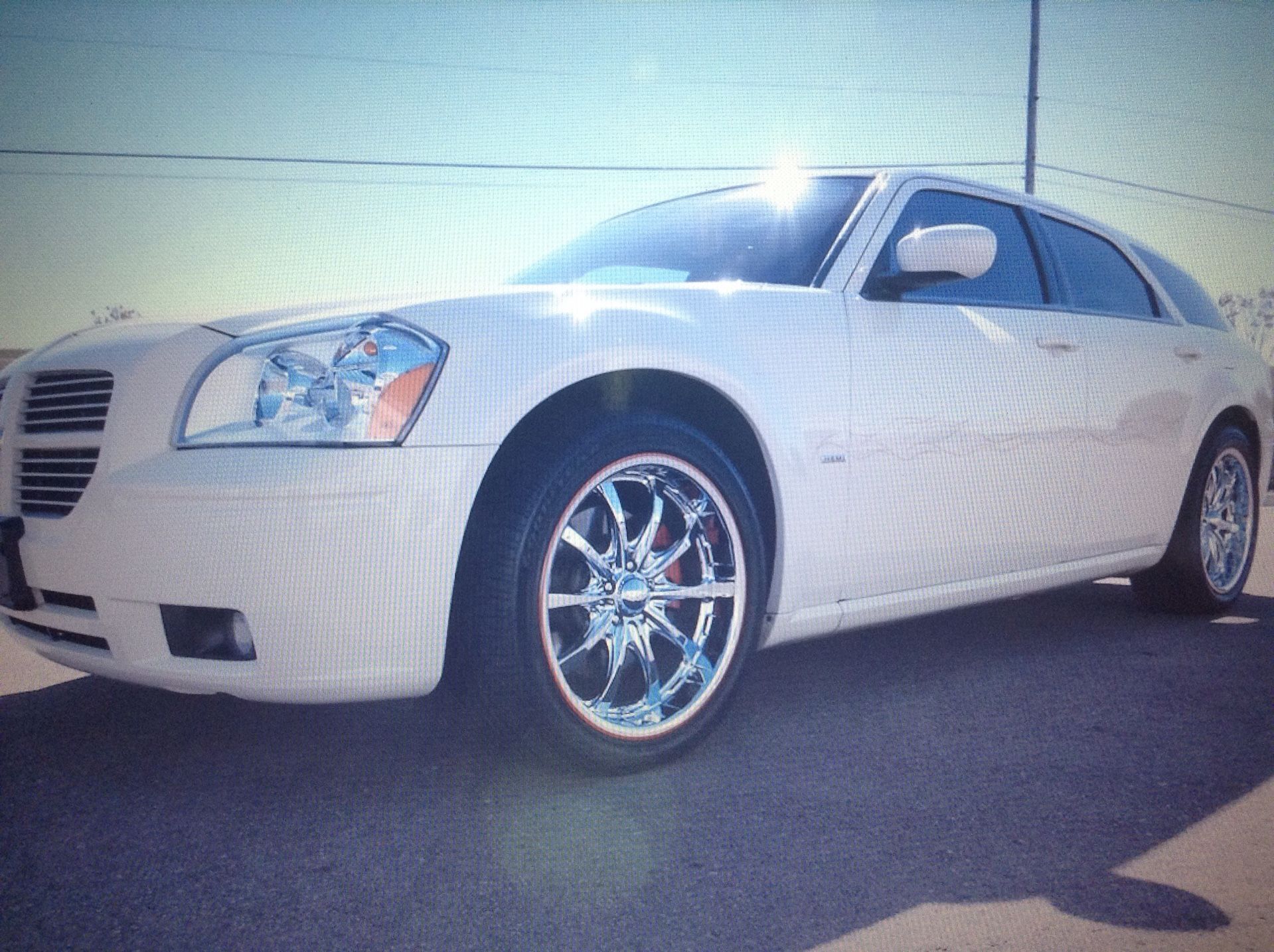 Garages Kept Dodge Magnum 2OO5 4WD •*• no Mechanical Issues!This Ad is for My Mother Please EmAiL Her :• Pat77taylor @ G M A I L.COM
