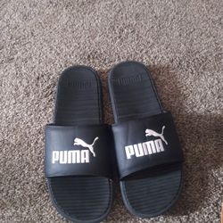 Men's Pumas Slips Size 11