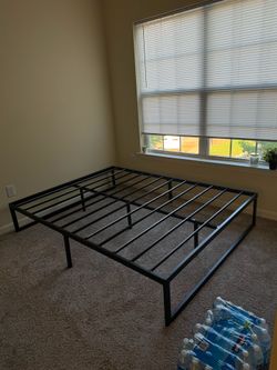 Zinus Black Metal Platform Bed Frame