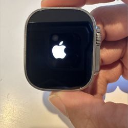 Apple Watch Ultra - GPS & Cellular - Titanium
