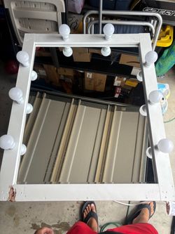 Hollywood Vanity Mirror w/ 10 Lights – Large 34” x 28” Makeup Mirror
