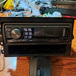 Alpine CDA-9883 Cd Reciver