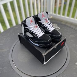 Jordan 5 Black Mettalics (2025 Release)
