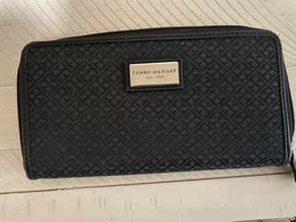 Tommy Hilfiger wallet