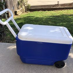 Cooler With Wheels