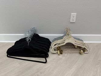 Bundle of 70 Velvet Clothes Hangers (50 Black + 20 with Clips)