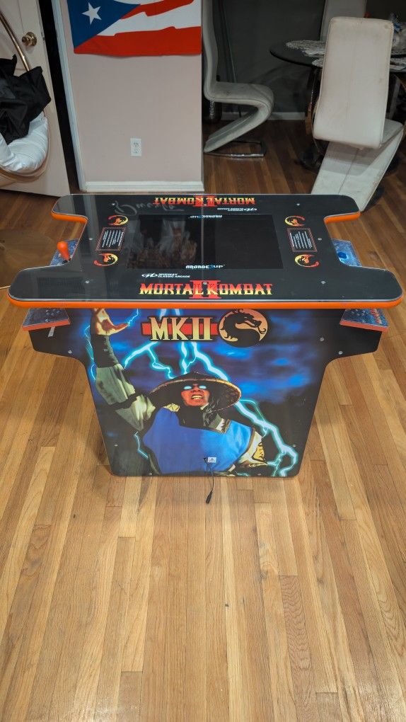Arcade 1UP Machine Mortal Kombat II