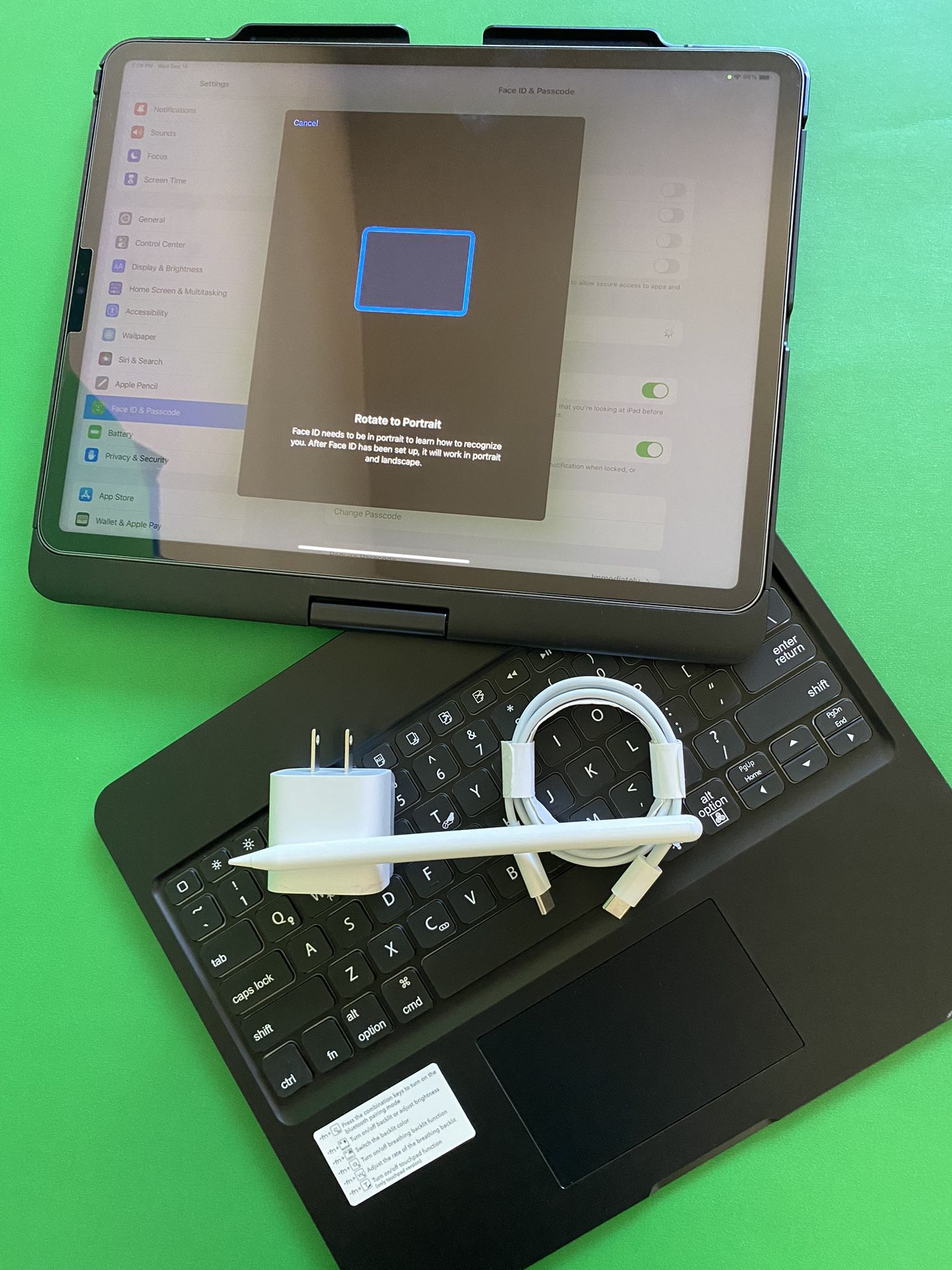 256GB Apple IPad Pro 12.9” 5th Generation (2021 Model / M1 chip / Liquid Retina XDR display) with keyboard, pen & Accessories