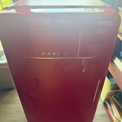 Daewoo Red Mini-fridge