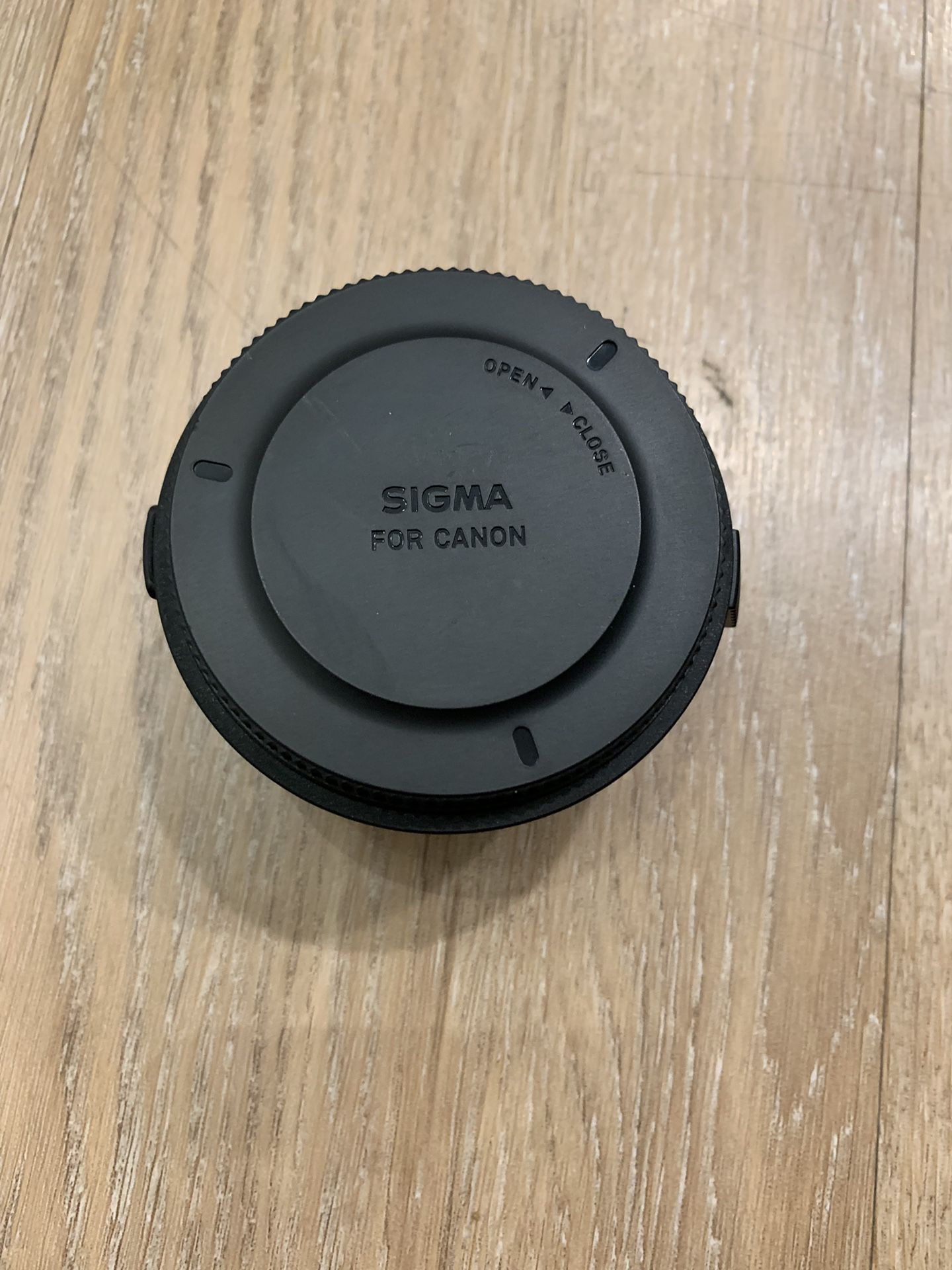 Sigma MC-11 Mount Converter Lens Adapter (Canon EF-Mount Lenses to Sony E Cameras)