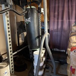 Everlast Heavy Bag Stand