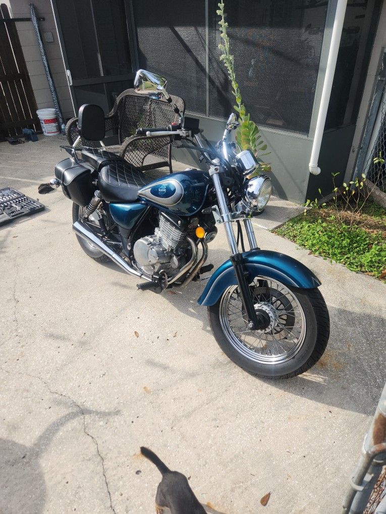 2000 Suzuki Gz250