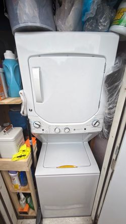 GE unitized space maker 2.3 cu. ft. Washer 4.4 cu. ft. Gas Dryer Combo in White (All in One)