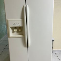 Kenmore Side By Side Refrigerator -used 