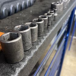 Use Standard And Metric Snap On Sockets 