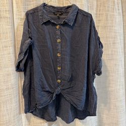 Women’s shirt size XXL