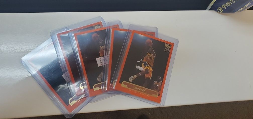 Kobe Bryant lot ! 1(contact info removed)