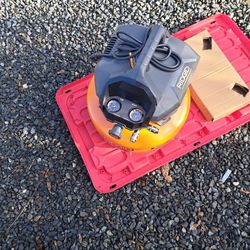 Compressor  6 Gallons  Ridgid  New