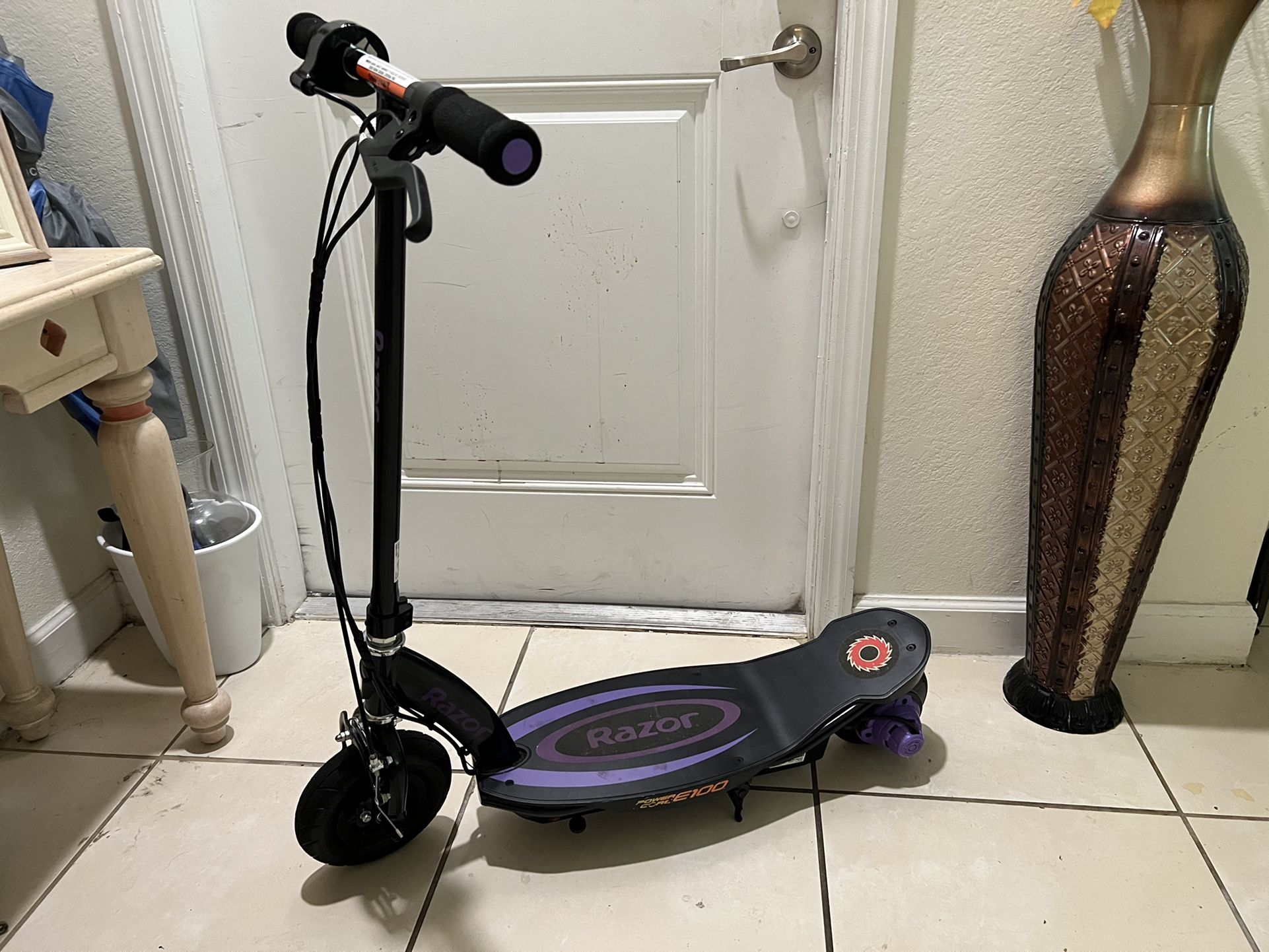 Patineta RAZOR/eléctric Scooter RAZOR E 100