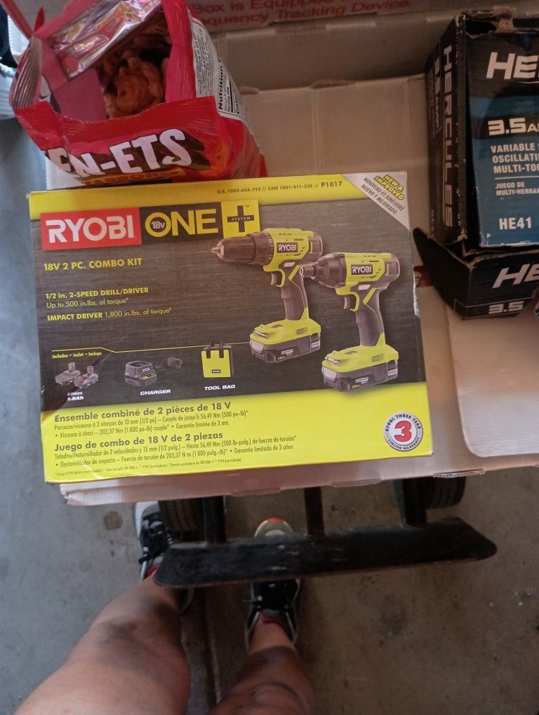 Ryobi 1 18 Volt Two-piece Combo Kit Includes Two 1.58 Lithium Batteries A Charger Tool Bag