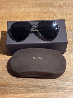 Tom Ford TF723-K Polarized Sunglasses - Black (USED)