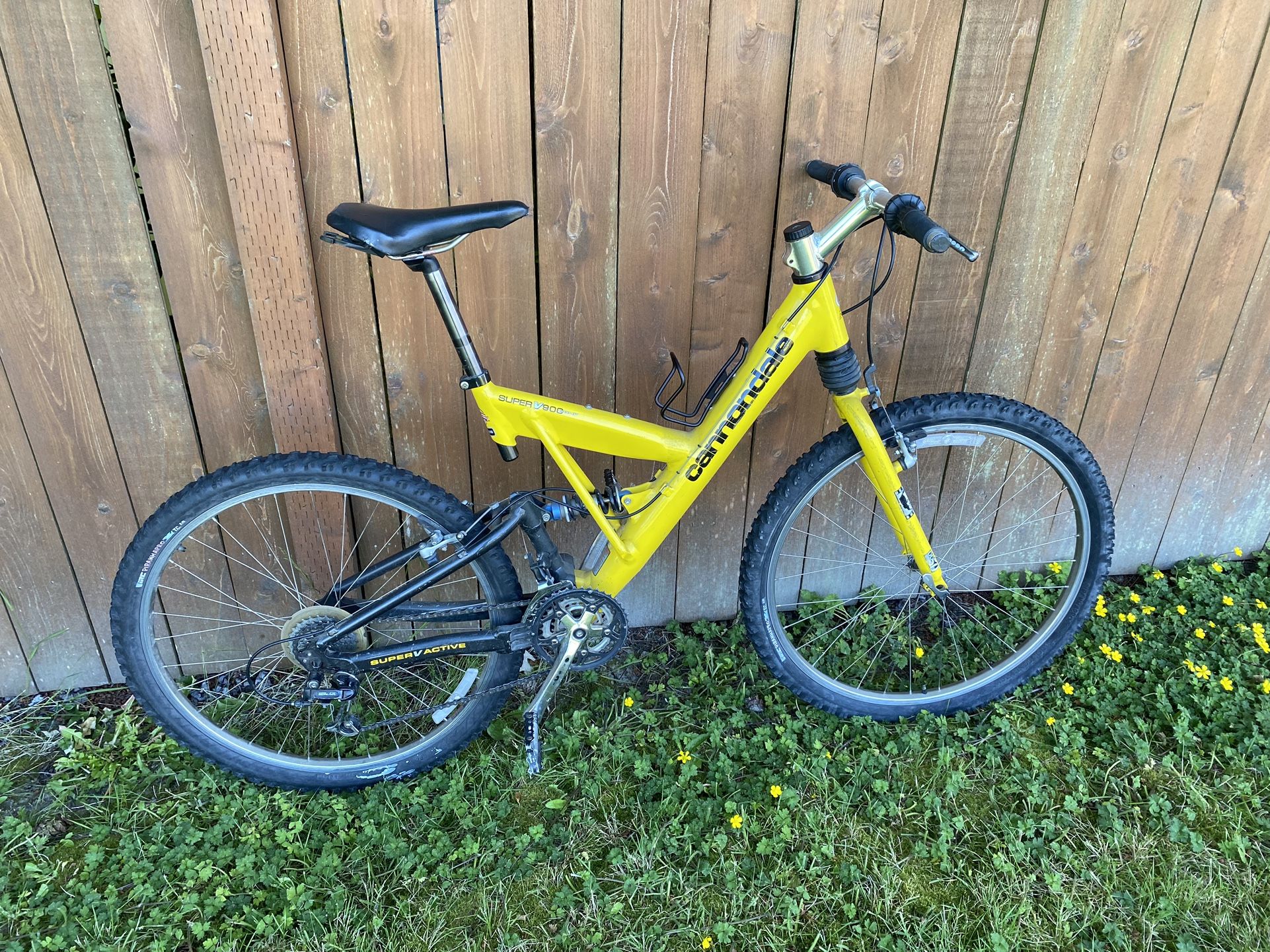 Vintage Cannondale Super V-900 Comp Full Suspension 26er 3x8 Mountain Bike